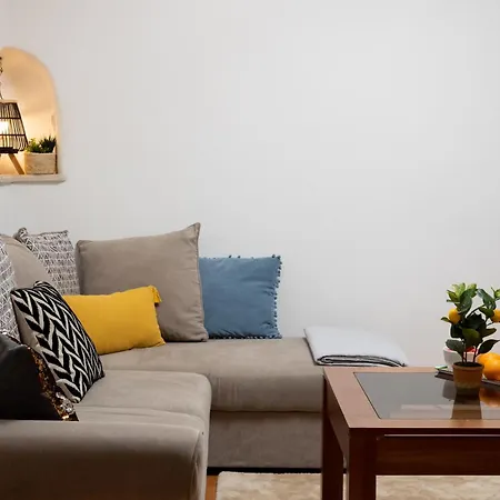 Piazza Square Centre Split