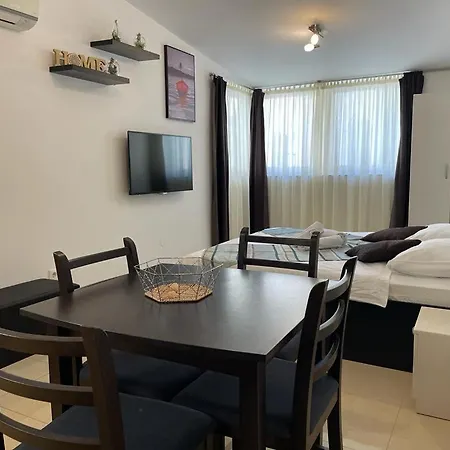 Piazza Square Centre