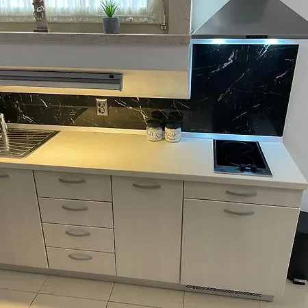 Piazza Square Centre *