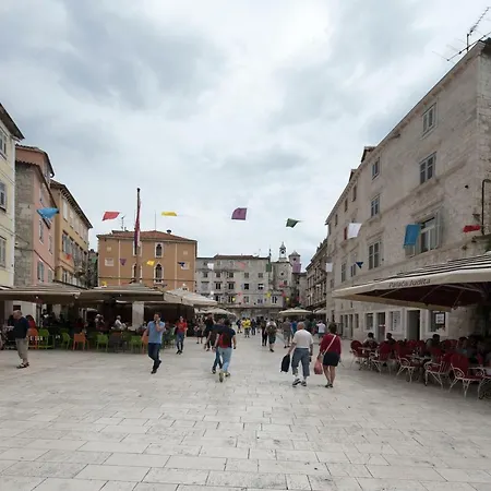 Piazza Square City Top Centre Apartment