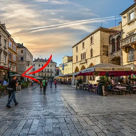 Piazza Square Centre