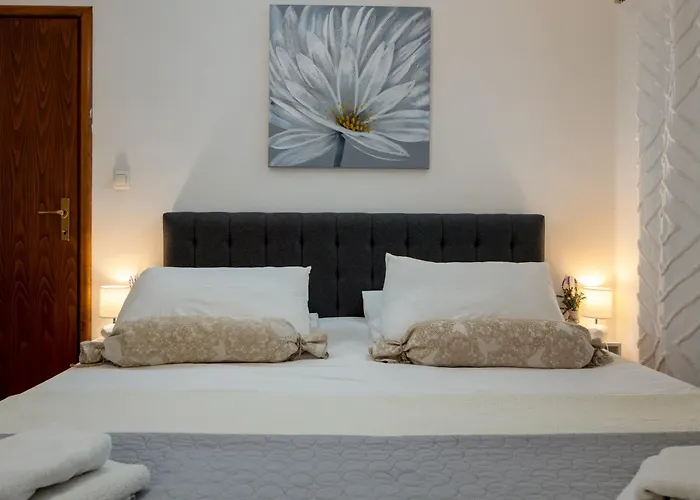 Piazza Square Centre