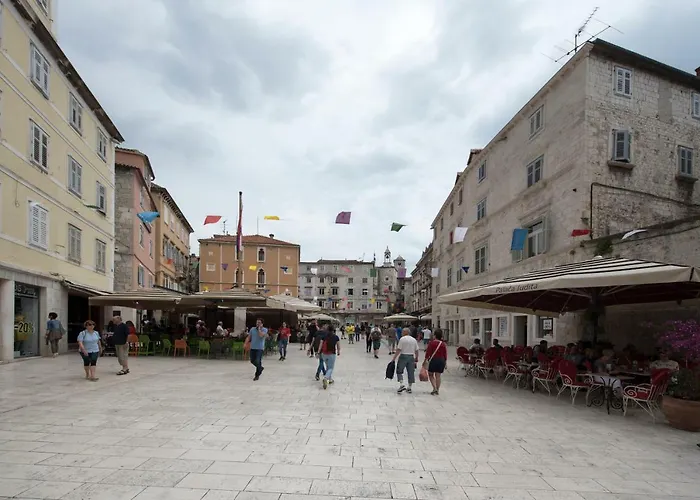 Piazza Square Centre דירה