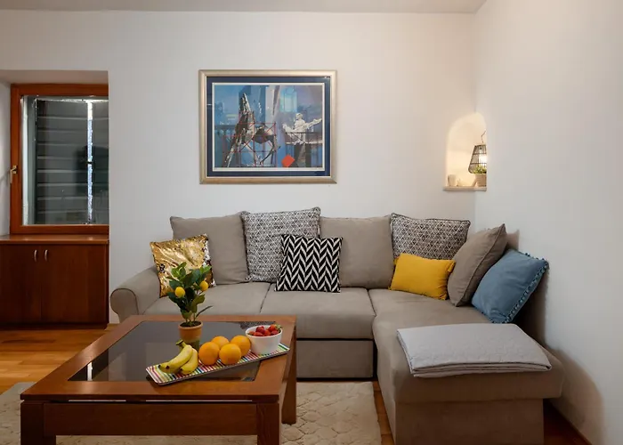 Piazza Square Centre