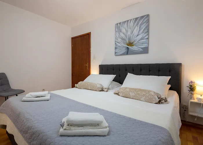 Piazza Square Centre Lägenhet *