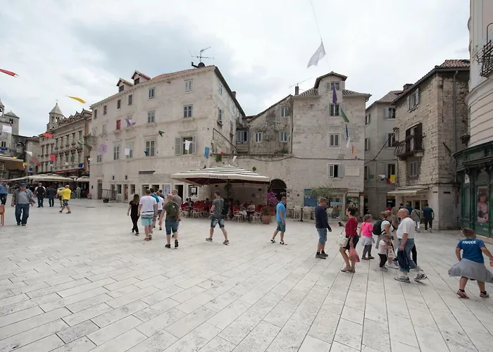 Piazza Square Centre Lägenhet